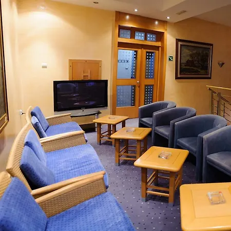 ホテル Prezident 4*